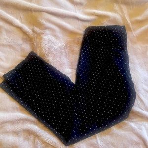 WHBM Size 10S slim pant stretch black/white stitches. Worn Once, good condition